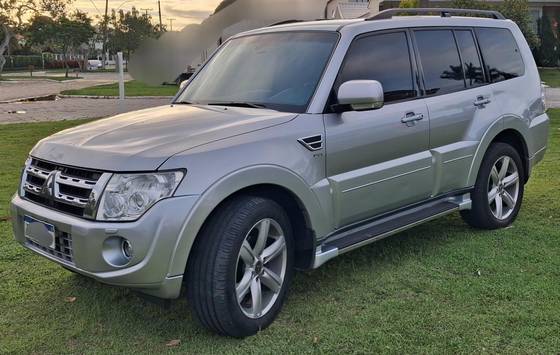 MITSUBISHI PAJERO FULL 3.2 HPE 4X4 16V TURBO INTERCOOLER DIESEL 4P AUTOMÁTICO